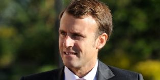 Remaniement : Emmanuel Macron remplace Arnaud Montebourg au ministère de l'Économie, de l'Industrie et du Numérique