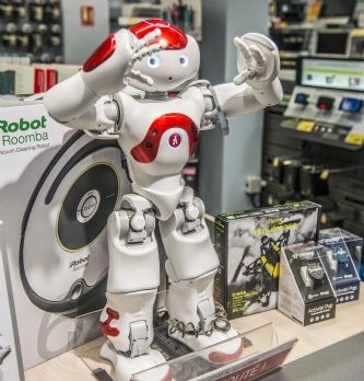 Retail : Darty poursuit son expérience avec Nao