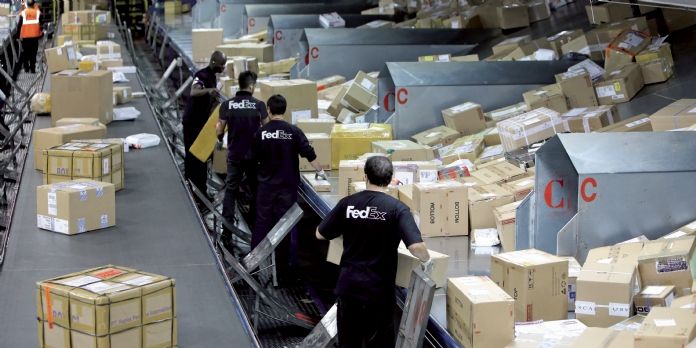 FedEx traite 400 millions de colis dans le monde en décembre