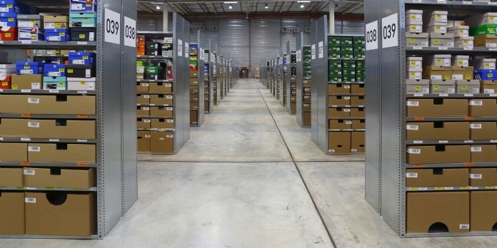 Zalando inaugure son premier hub logistique en France