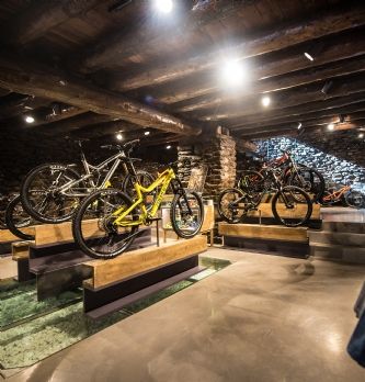 Small business : Commencal mise sur l'international et le cross canal