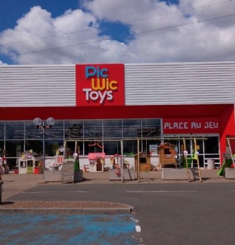 Stratégie Retail : L'enseigne Toys'R Us devient PicWicToys