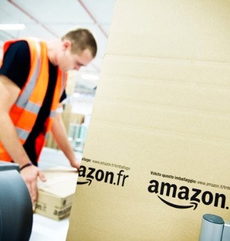 Veille Internationale : Amazon va cesser la livraison de produits non-essentiels en France et en Italie