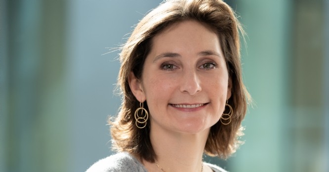 Amélie Oudéa-Castera, sur le terrain de l'excellence