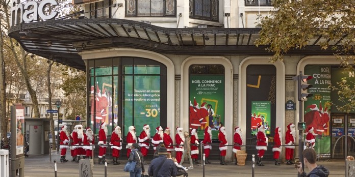 [La Créa du retail] ' Les pères Noël ', nouvelle campagne de la Fnac