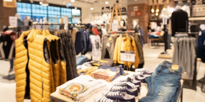 Le marché de l'habillement de nouveau en forte baisse
