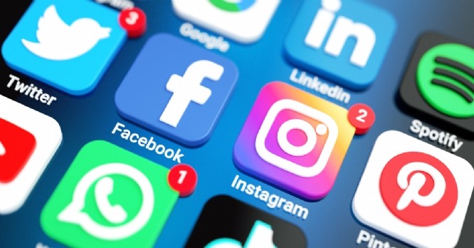 Black Friday : un tiers des 18-24 ans pense acheter via les réseaux sociaux