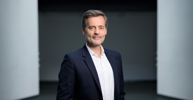 François Loviton : 'Le moteur de recherche Google va être disponible sur les sites Fnac et Darty'
