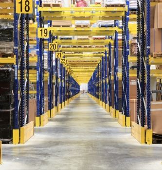 Logistique : Visite du principal centre logistique de Manutan