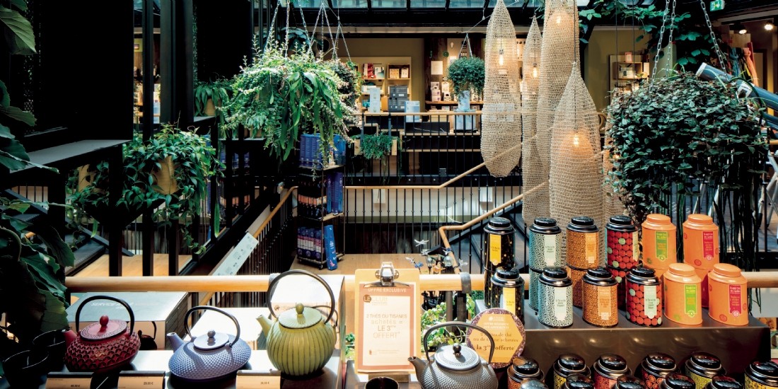 La boutique du Nature & Découvertes dans le quartier du Marais à Paris est emblématique de l'engagement de l'enseigne pour l'écologie.